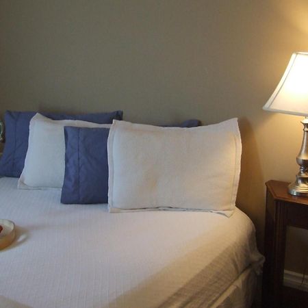 Country Encounters Accommodations Coleman Room photo