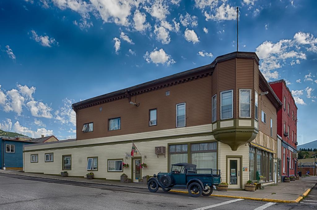 Country Encounters Accommodations Coleman Exterior photo