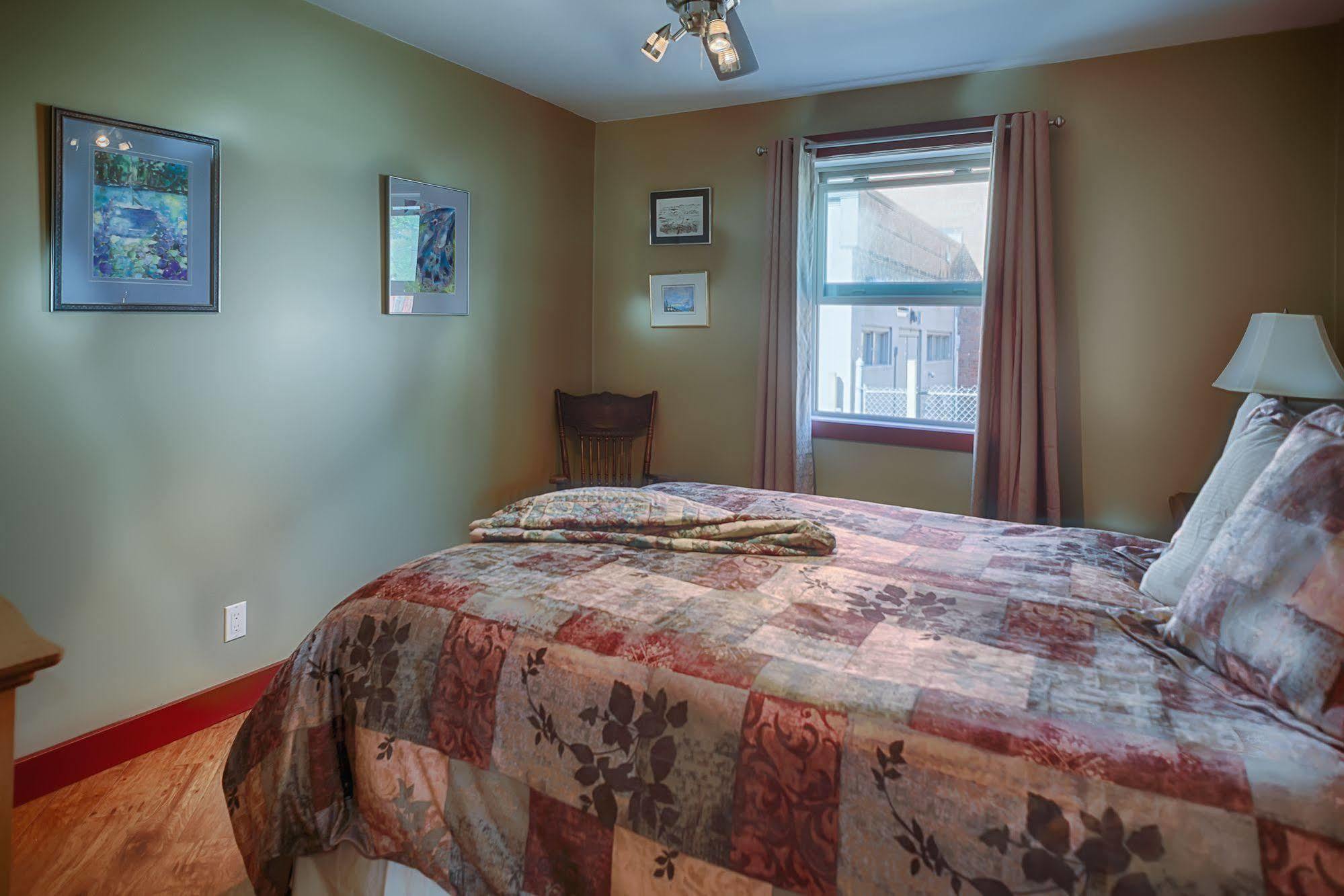 Country Encounters Accommodations Coleman Exterior photo